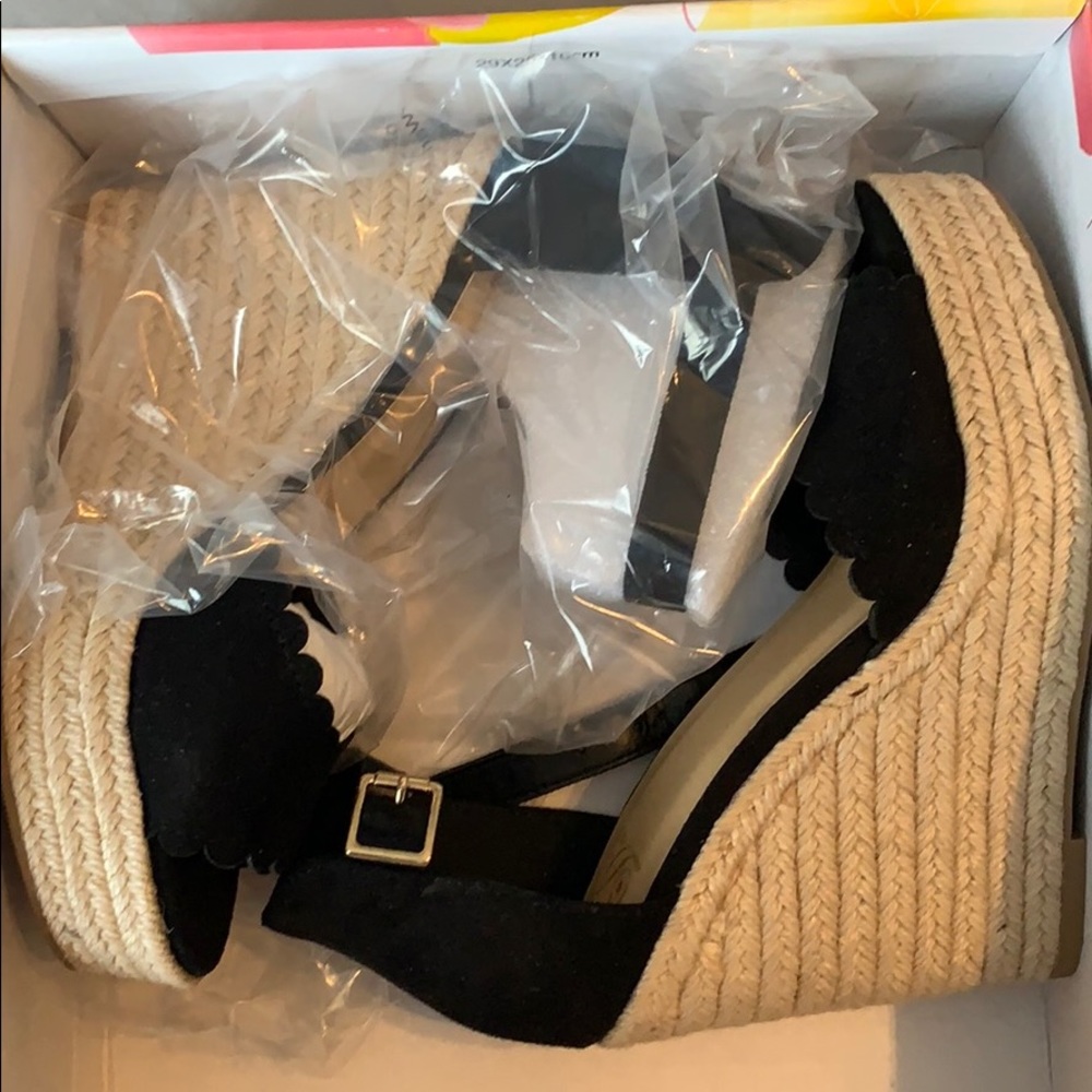 Black women’s wedges